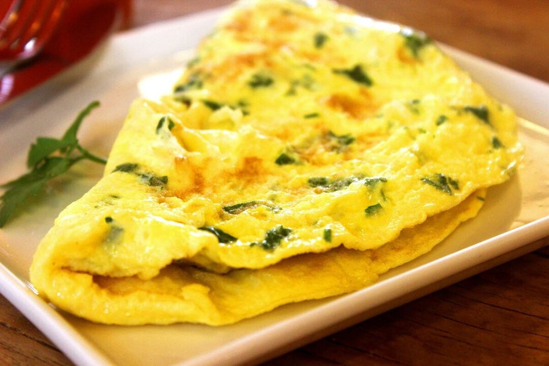 Omelet adalah hidangan telur diet yang diperbolehkan untuk pasien pankreatitis