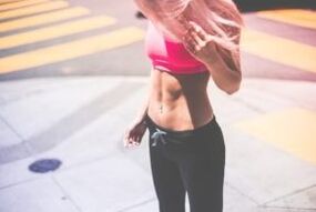 Latihan untuk menurunkan berat badan perut dan samping